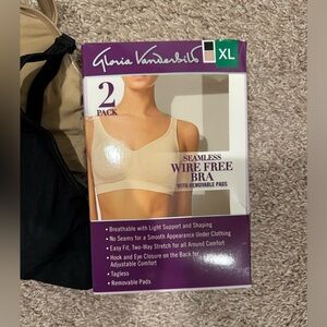 New never worn womens seamless wire free bra set